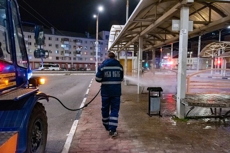 Специальное средство безопасно для людей и животных, но губительно для вирусов.