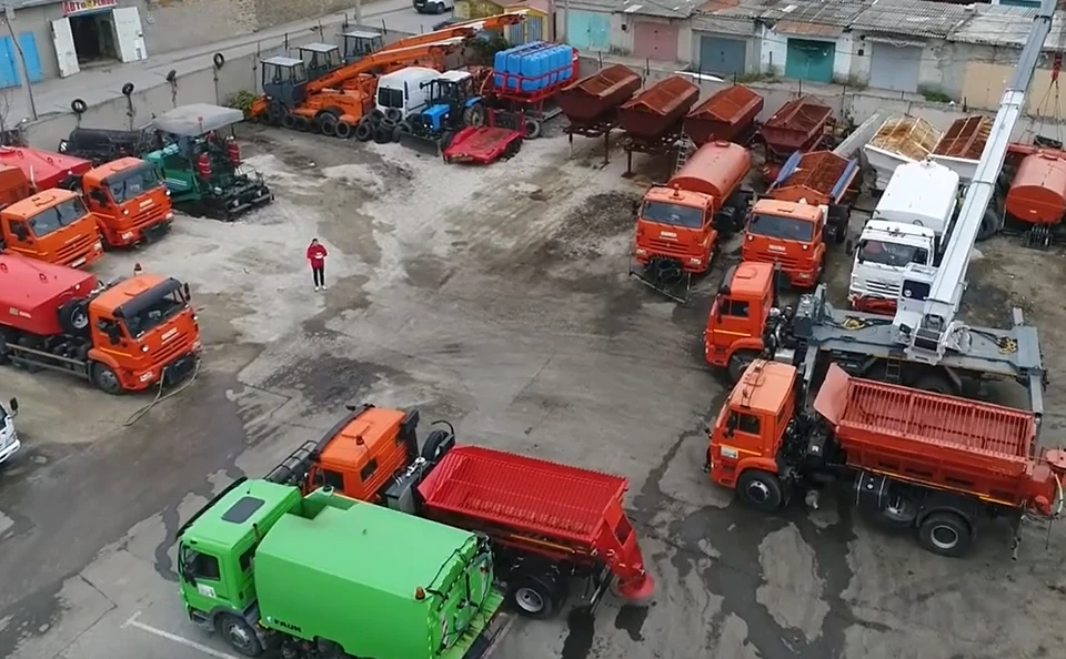 Городские службы постепенно готовят город к зиме. Фото: пресс-служба администрации крымской столицы