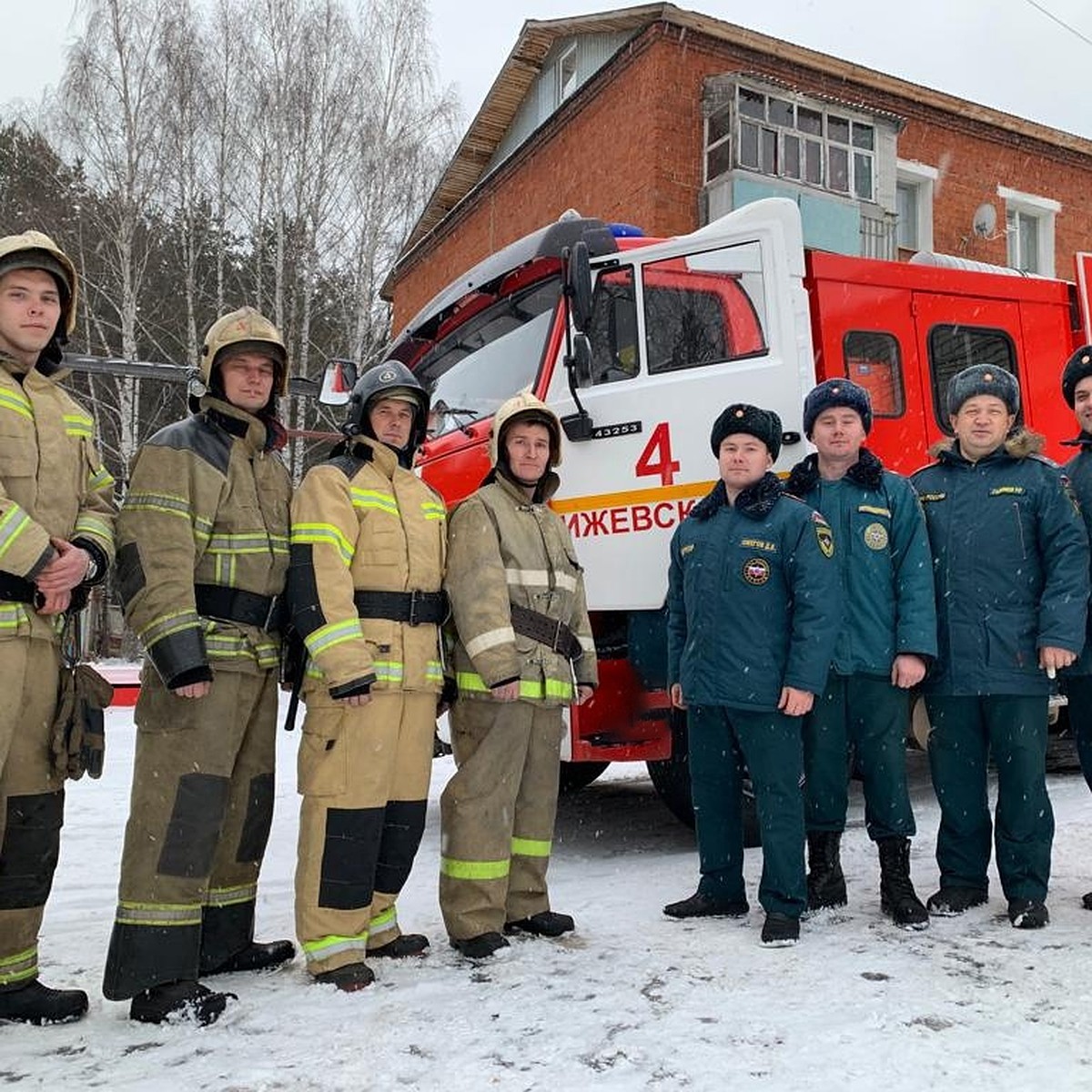 Пожарные в Ижевске спасли из огня 7 человек - KP.RU