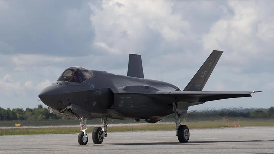           F-35    