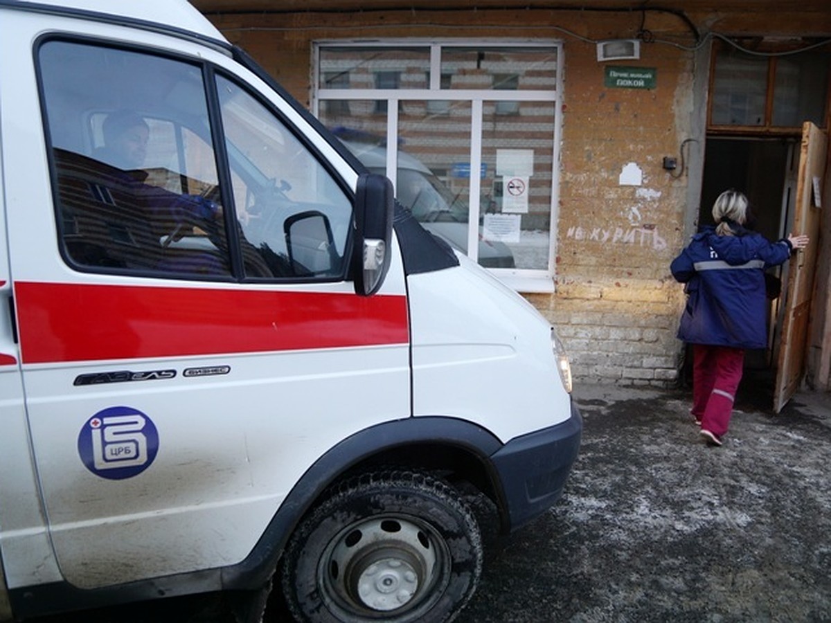 Резины нет, но вы держитесь»: В трех уральских городах скорая осталась без  зимних колес - KP.RU