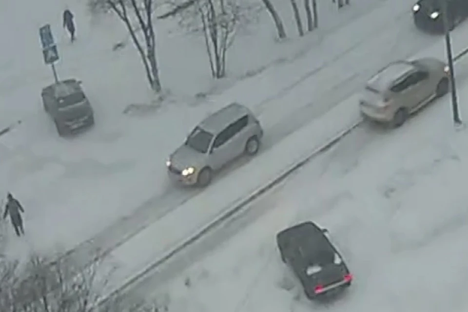 Личность водителя установлена. Фото: скрин видео/администрация Оленегорска