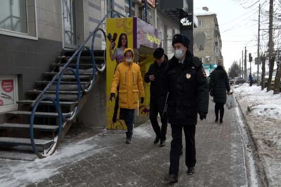 Рейды по соблюдению масочного режима проходят в Кирове ежедневно. Фото: admkirov.ru