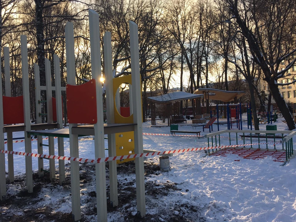 Детскую площадку начали устанавливать в парке имени Я.М. Свердлова Фото: Управление по связям со СМИ администрации Нижнего Новгорода