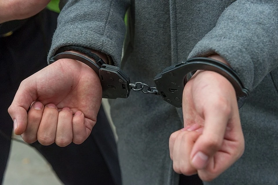 За сбыт наркотиков задержаны двое мужчин