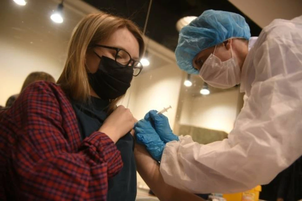 Поставить прививку от коронавируса кировчане могут в поликлиниках и мобильных пунктах