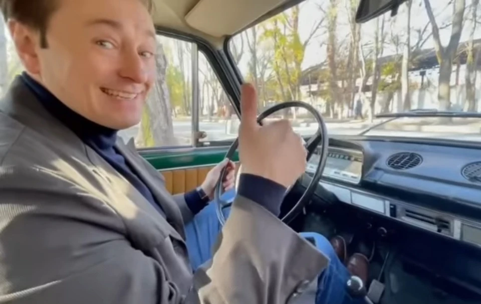 Российский актер на съемках в Керчи. Фото: Сергей Безруков/скриншот из видео/instagram