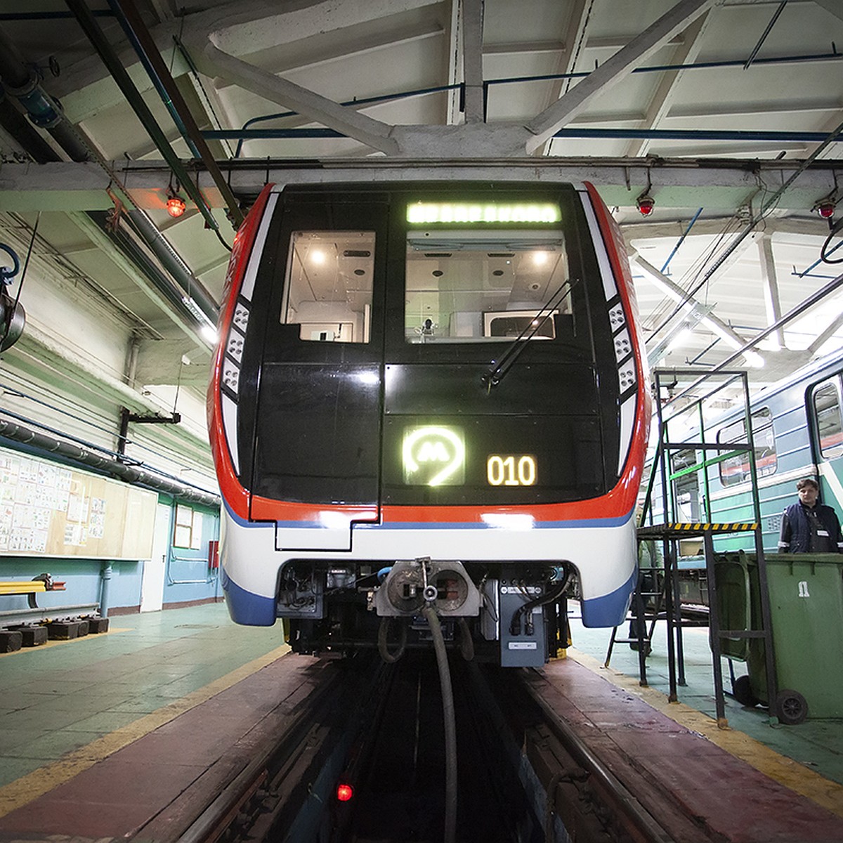 В столичном метро колёса поездов обновляют буквально на ходу - KP.RU