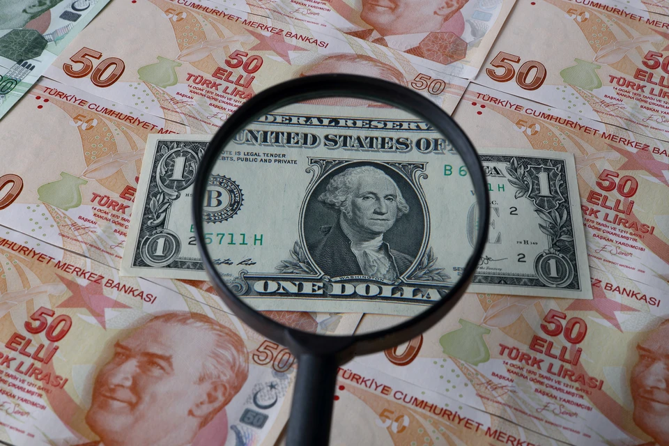 Турецкая лира подешевела на 40% с начала 2021 года
