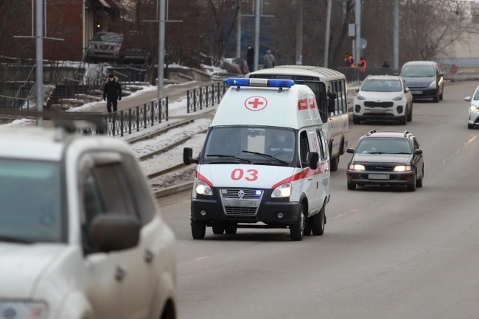 Мужчина скончался в автомобиле скорой помощи.