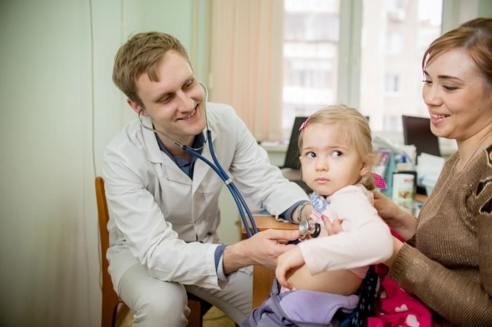 Омичи часто не верят в то, что педиатром может быть мужчина. Также сомнения возникают из-за позднего времени визита.