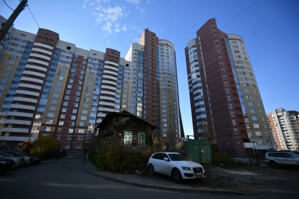 До конца 2025 года из аварийного жилья расселят более 2000 крымчан