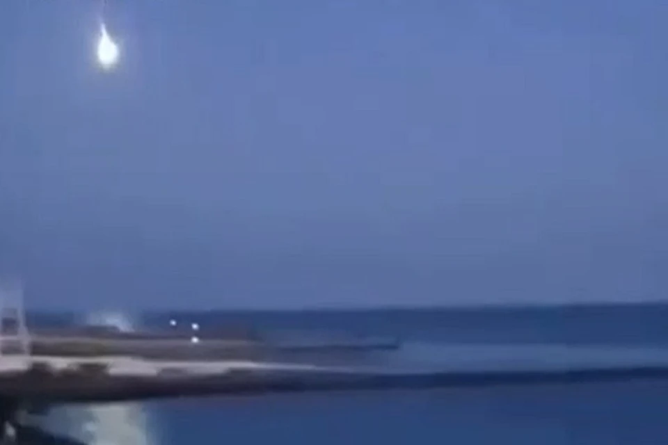 Светящийся объект в небе над Сочи. Скриншот с видео: t.me/love_sochi