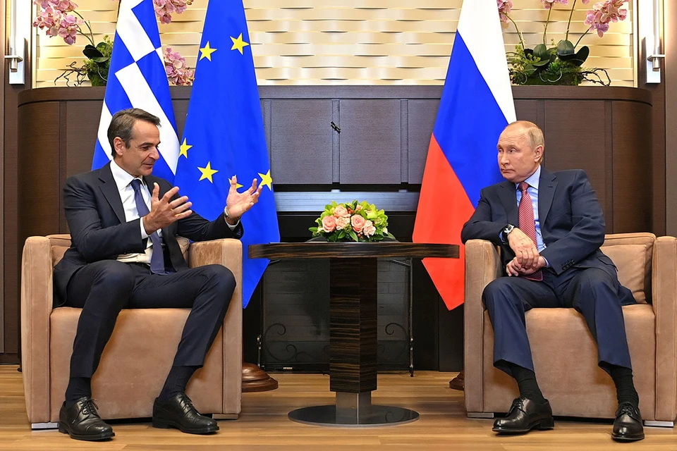 Владимир Путин и греческий премьер Кириакос Мицотакис на пресс-конференции рассказали об итогах переговоров в Сочи.
