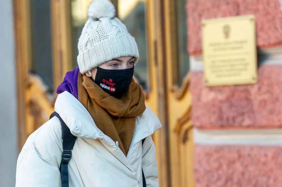 В Петербурге суточная заболеваемость коронавирусом упала ниже 2 тысячи человек