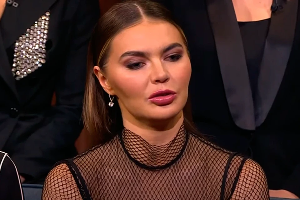 Алина Кабаева в шоу "Вечерний Ургант". Фото: кадр видео.