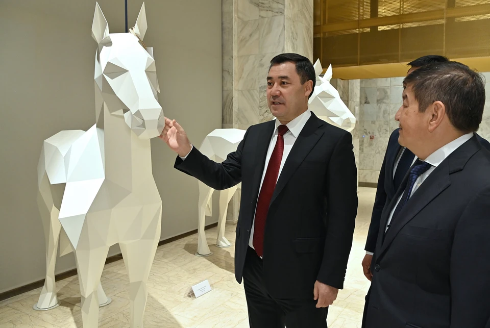 Изготовление одного такого манекена лошади обошлось в 17 730 евро