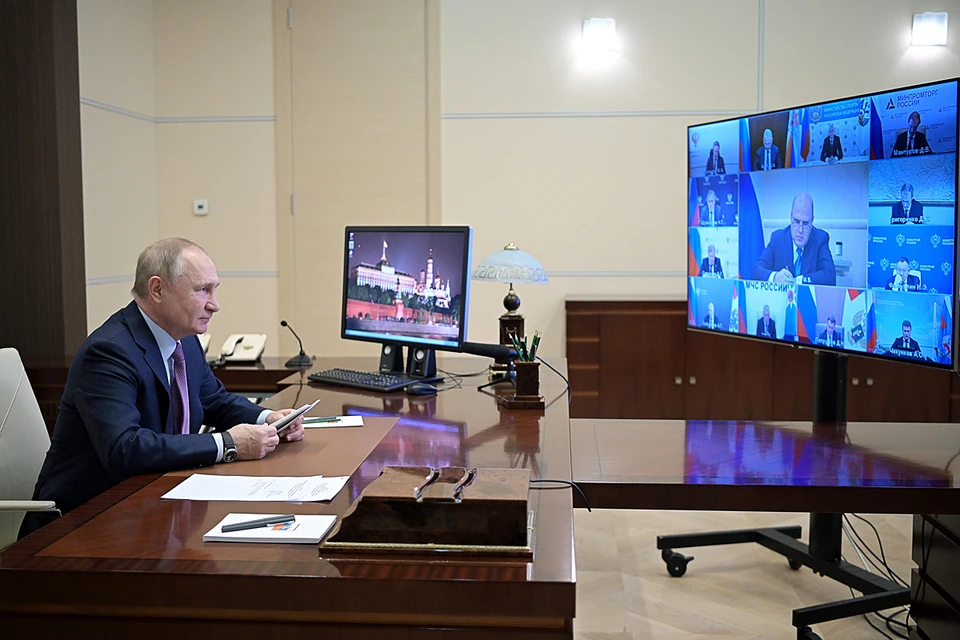 Владимир Путин по видеосвязи провел совещание с правительством. Фото Алексей Никольский/пресс-служба президента РФ/ТАСС