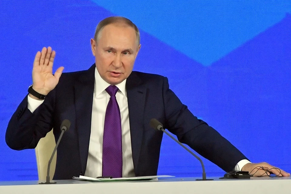 Фото новогодней открытки от Путина опубликовано в сети