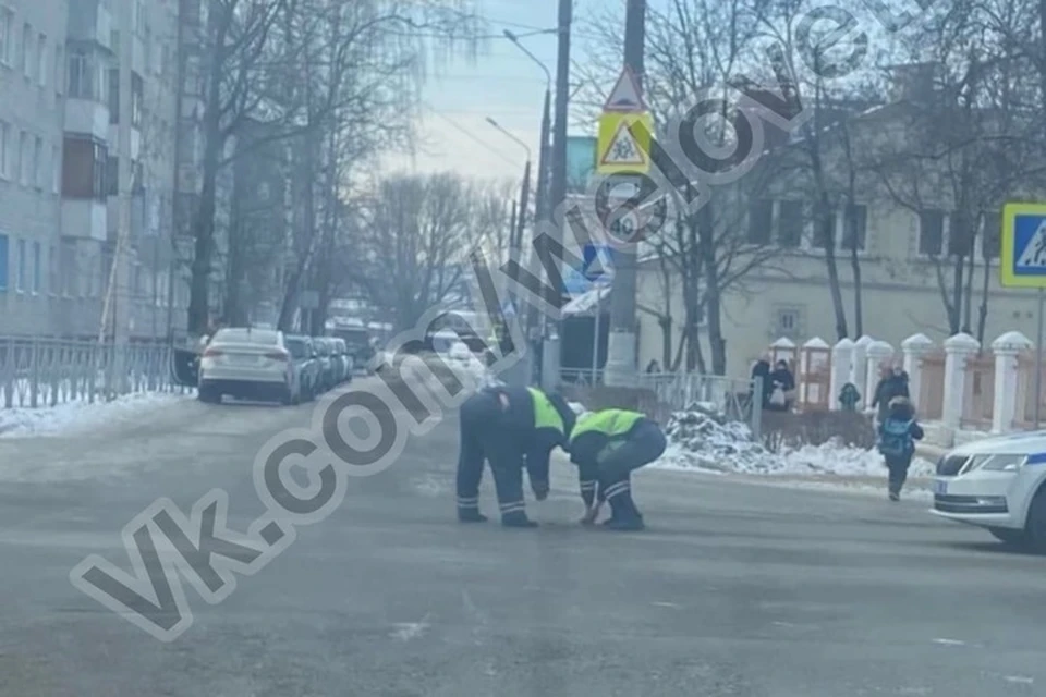 Полицейские не остались равнодушными к беде ребенка. Фото: vk.com/welovetlt