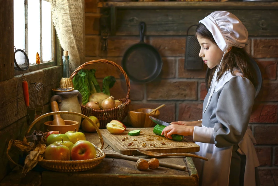 В XIX веке, кстати, достать деликатесы к салату можно было почти на любом московском рынке. Фото: shutterstock