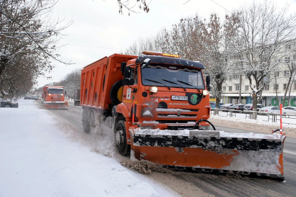 МУП "ЖЭК" убирает улицы Твери. Фото: Администрация Твери.
