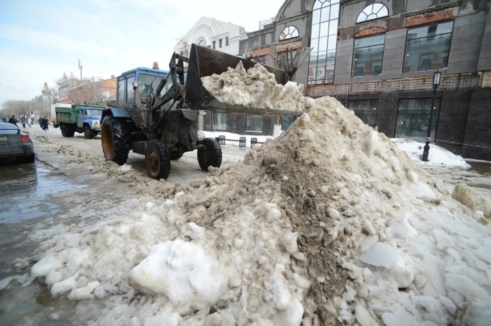 Пока снегоуборочная техника в Уфе не до конца справляется со снежной стихией