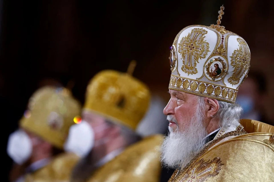 Патриарх Кирилл проводит рождественскую службу в храме Христа Спасителя