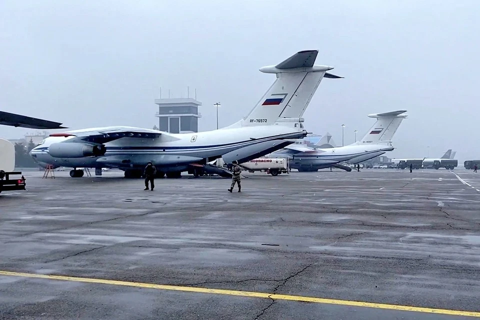 МИД РФ получил от россиян сотни запросов с просьбой о вывозе из Казахстана