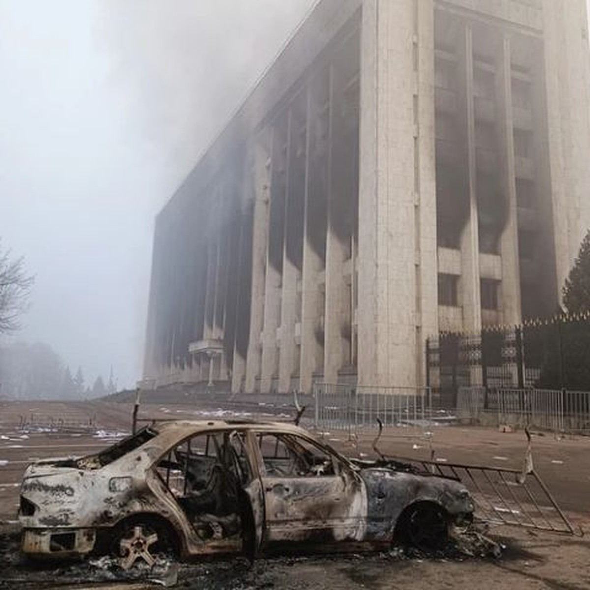 На въезде в города блокпосты с автоматчиками: екатеринбуржец об эвакуации  из мятежного Казахстана - KP.RU