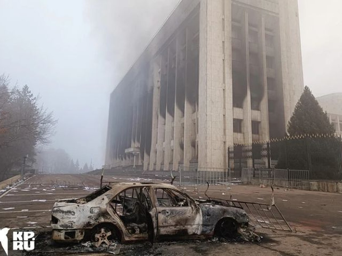 На въезде в города блокпосты с автоматчиками: екатеринбуржец об эвакуации  из мятежного Казахстана - KP.RU