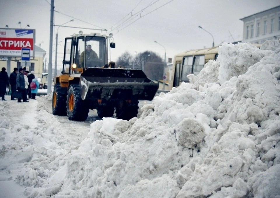 Администрации Йошкар-Олаы поручили принимать снег от организаций, обслуживающих жилой фонд города, на соответствующую свалку безвозмездно.