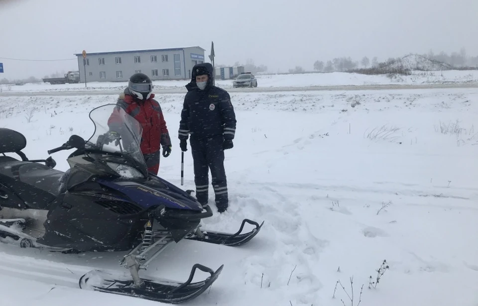 Водителей снегоходов проверили полицейские