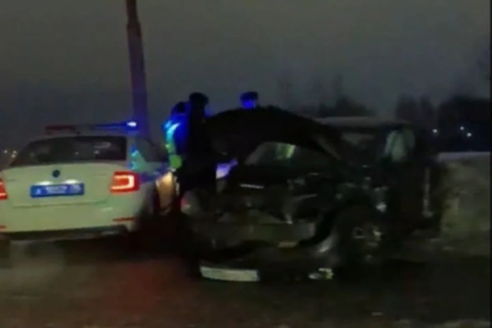 Машины раскидало по всему шоссе в разных полосах. Фото: "ДТП | Ярославль и область"