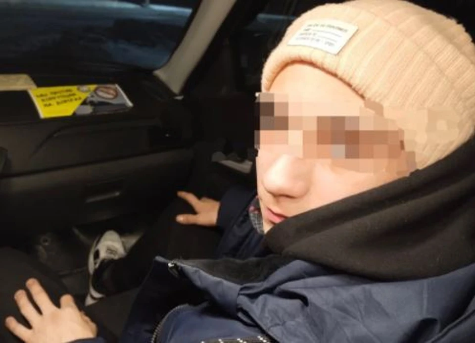 В Тюменской области задержали пьяного подростка на ВАЗе, которого друзья из бани отправили за выпивкой.