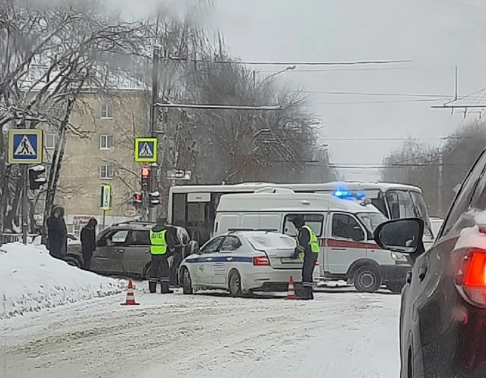 Движение по дороге было частично ограничено.