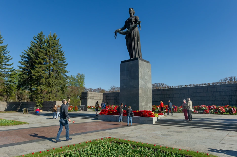 На сохранение Пискаревского кладбища в Петербурге выделили 30 млн рублей