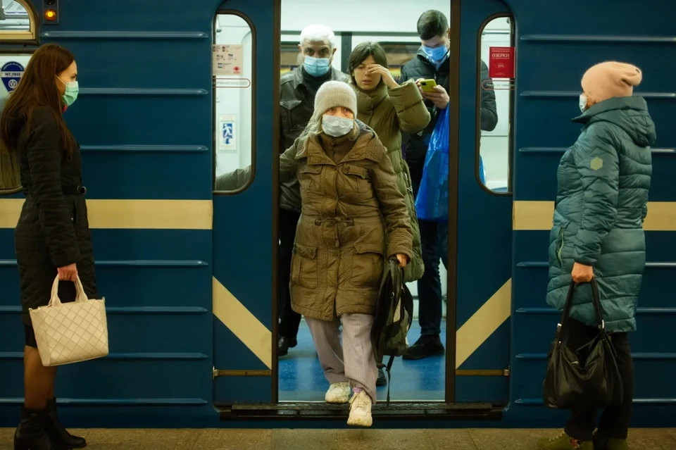 В Петербурге вновь резко выросло количество зараженных коронавирусом за сутки.