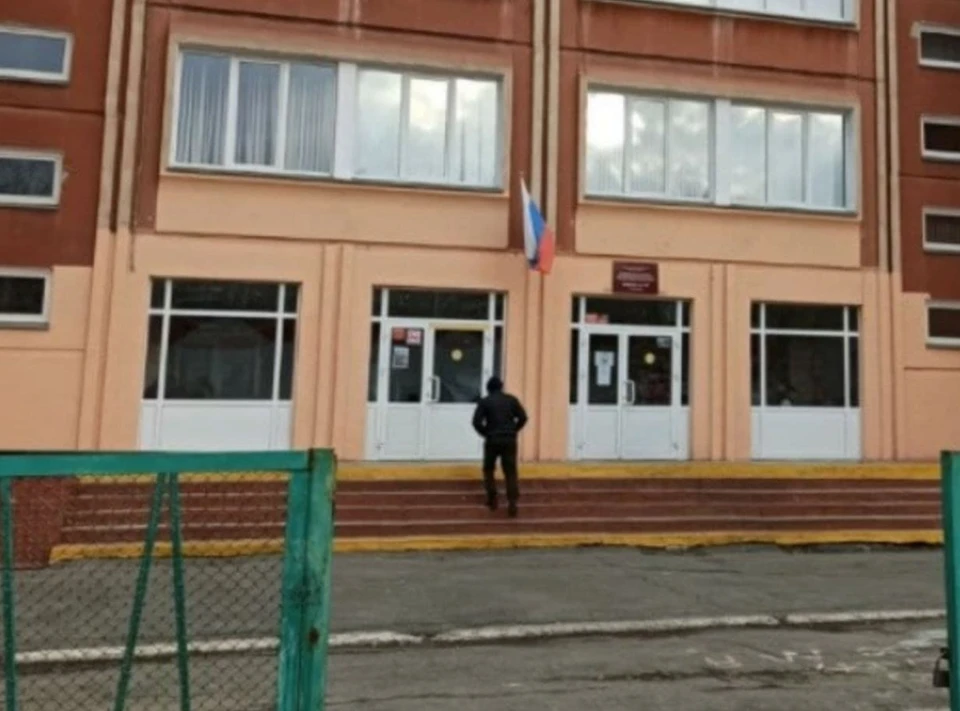 Пожар произошел в школе №152. Фото: yandex.ru/maps