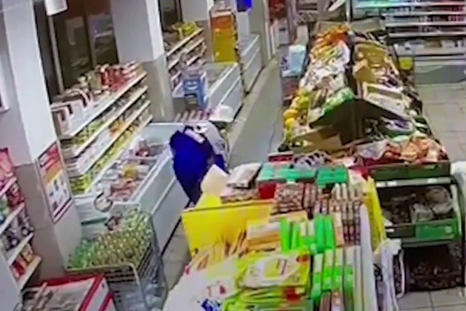 Предположительно, купленный в магазине арбуз был обработан средством от крыс. Дезинфектора Антона Котова, который проводил обработку, арестовали. Фото: СК РФ