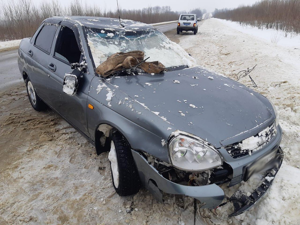 В Тамбовской области водитель «Lada Priora» опрокинулся в кювет - KP.RU