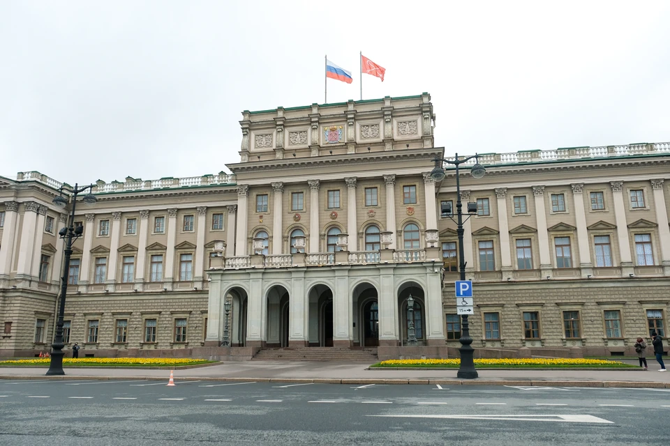 Александр Бельский надеется, что петербуржцы будут венчаться в парламентском храме