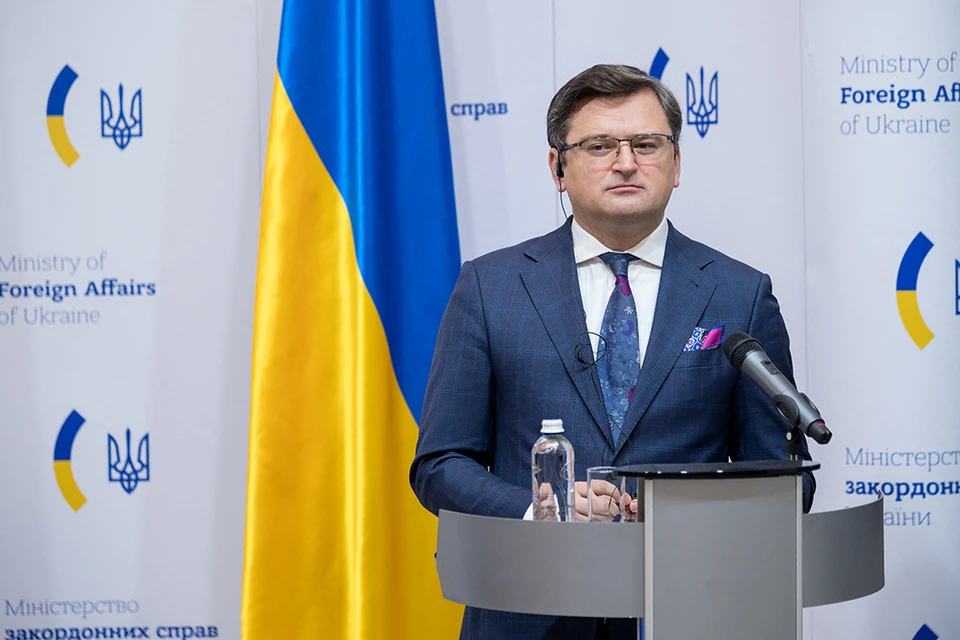 Глава МИД Украины Дмитрий Кулеба заявил, что Украина ждет от США и ЕС нового пакета санкций в отношении России.
