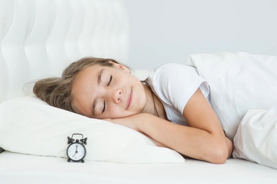 Исследование обнаружило, что на удаленке школьники в среднем стали спать на 75 минут дольше!