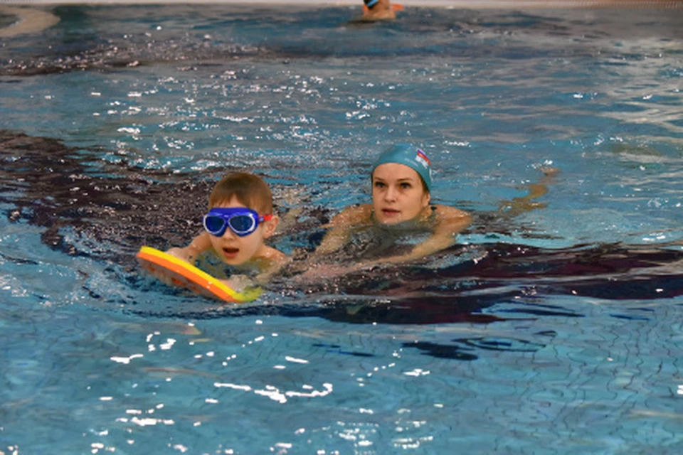 В Ханты-Мансийске занимаются плаванием и помогают в адаптации «особенным» детям Фото: Городской информационный центр