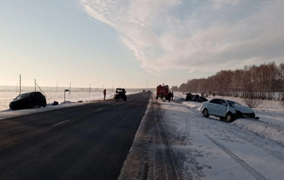 В массовой аварии погибла женщина-водитель. Фото: ГУ МВД России по Новосибирской области