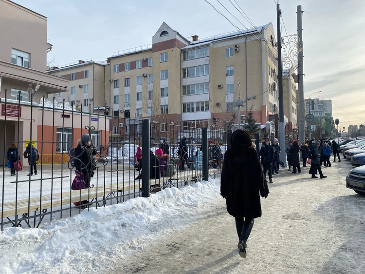 Что известно о массовой эвакуации в школах Челябинска 25 января 2022 года: добрались до детских садов