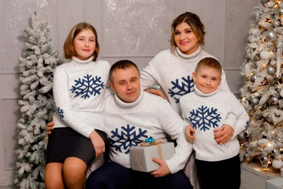 Михаил Кузнецов с женой и детьми. Фото: Личный архив героя публикации