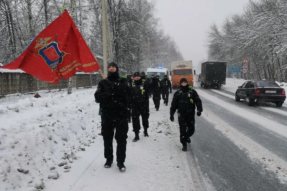 Несмотря на легкий снег, все остались в хорошем настроении ФОТО: пресс-служба ГУ МВД России по Санкт-Петербургу и Ленинградской области