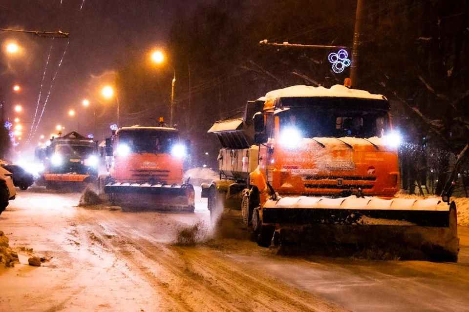 Дорожные службы Ижевска сосредоточатся на очистке главных улиц, чтобы не допустить перебоев в работе общественного транспорта. Фото: vk.com/olegbekmemetev